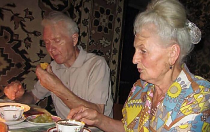 El hombre que desenterró 29 cadáveres de niñas para hacer muñecas con ellas - -- Las2orillas - El hombre que desenterró 29 cadáveres de niñas para hacer muñecas con ellas