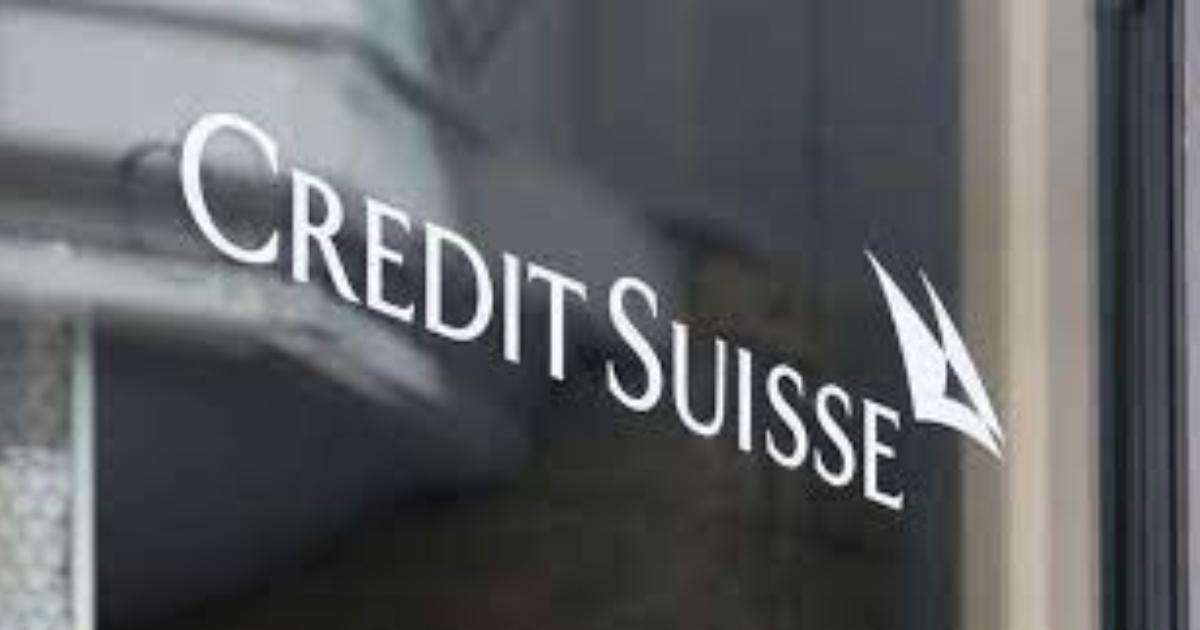 Las acciones del Credit Suisse se desploman y crecen temores de contagio en el sistema financiero