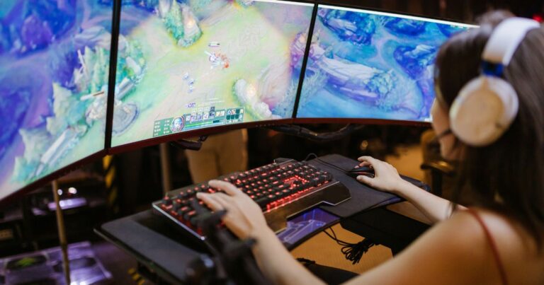  - Profesionales de League of Legends: entre la inestabilidad económica, la carga laboral y la periferia
