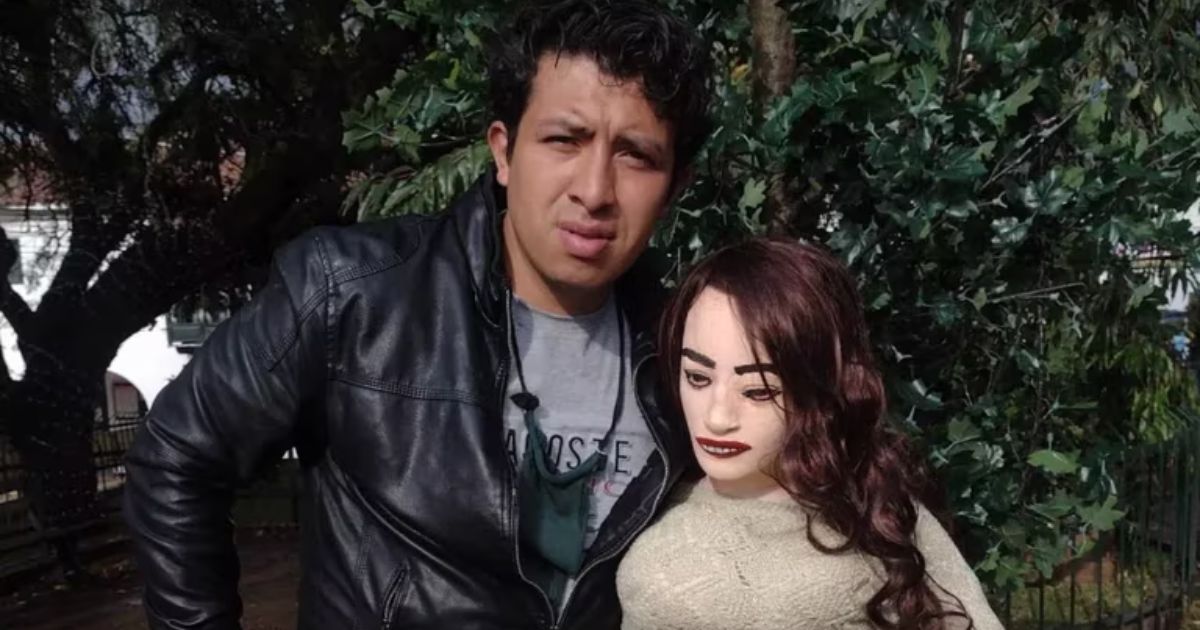 ¿Sólo lo hace por plata? La verdad detrás del hombre con novia de trapo