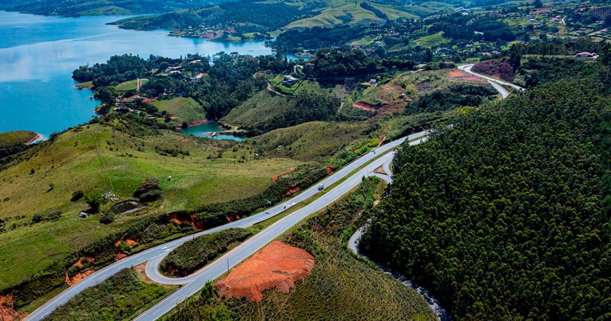 Llega el esperado corredor vial Buga-Buenaventura, una vía de carga e inversión social
