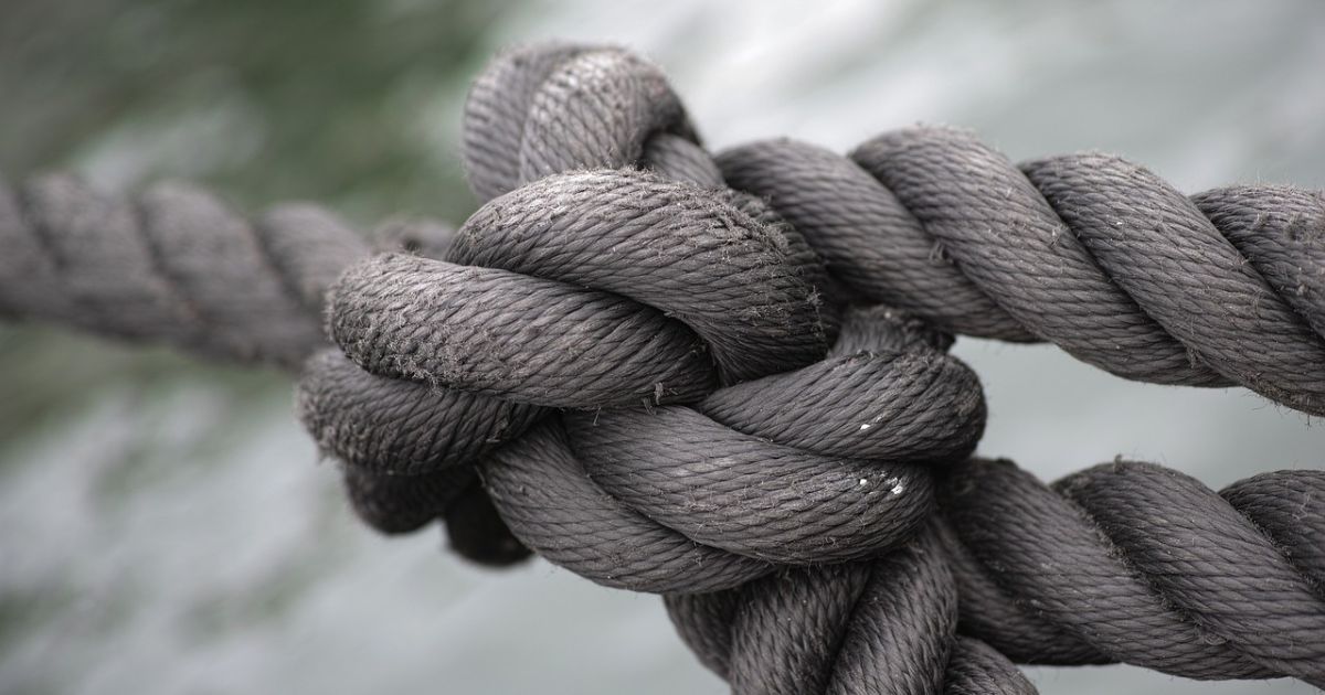 Los poderes en Colombia: se enreda aún más la madeja