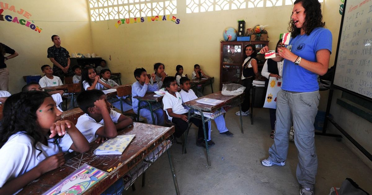 Justa y necesaria exaltación de la labor docente en algunas regiones de Colombia