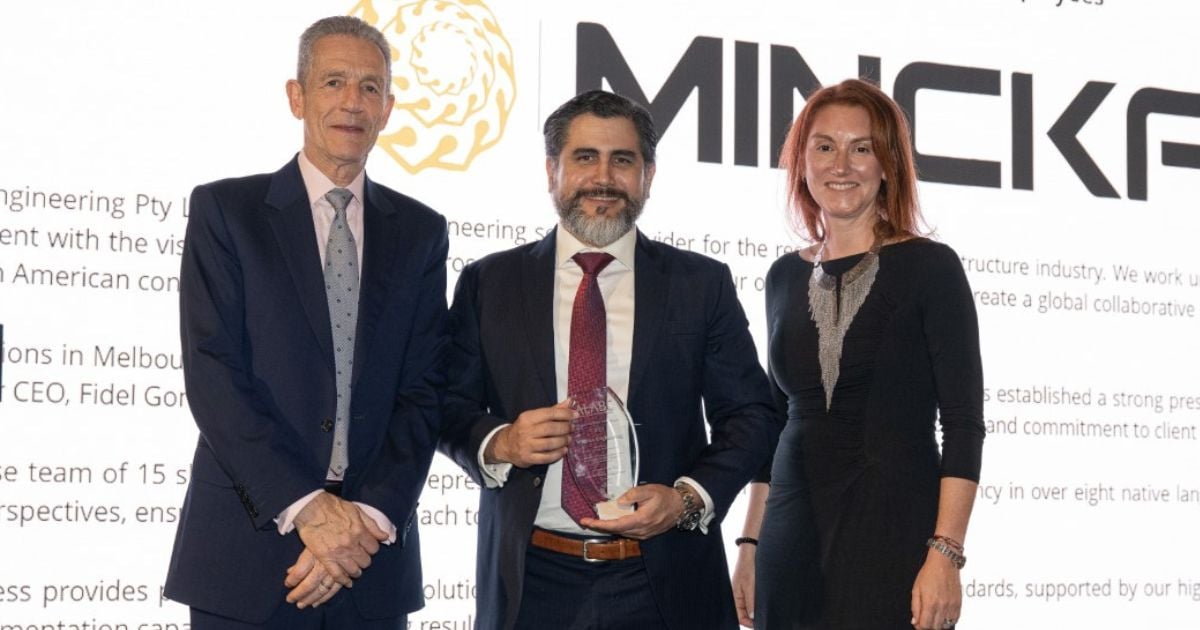 Otro embajador de la ciencia: ingeniero colombiano recibe premio de 'Excelencia Empresarial' en Australia