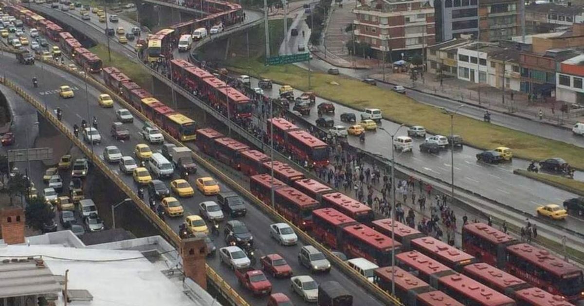 Bogotá, la ciudad del mundo en la que más tiempo pierde un conductor en hora pico