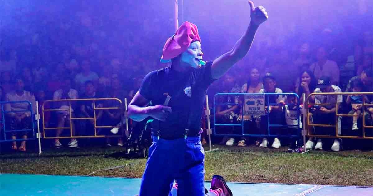 El circo del Ejército Nacional que reparte alegría entre trochas y matorrales - -- Las2orillas - El circo del Ejército Nacional que reparte alegría entre trochas y matorrales