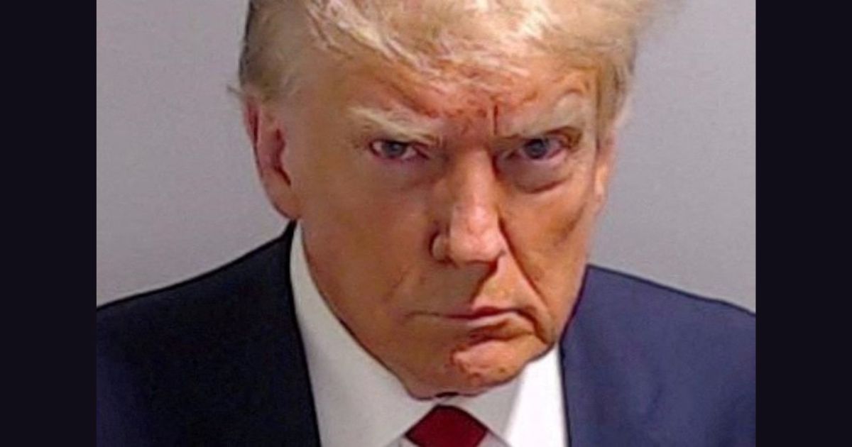 ¿Los intentos de hostigamiento basados en una foto policial podrían beneficiar a Trump?