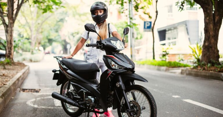 motos baratas - Las 5 motos nuevas más baratas que más ahorran gasolina