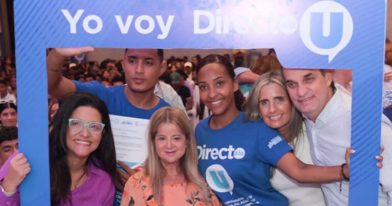  - Gobernadora del Atlántico entregó becas a 1.085 jóvenes que irán 'Directo a la U'