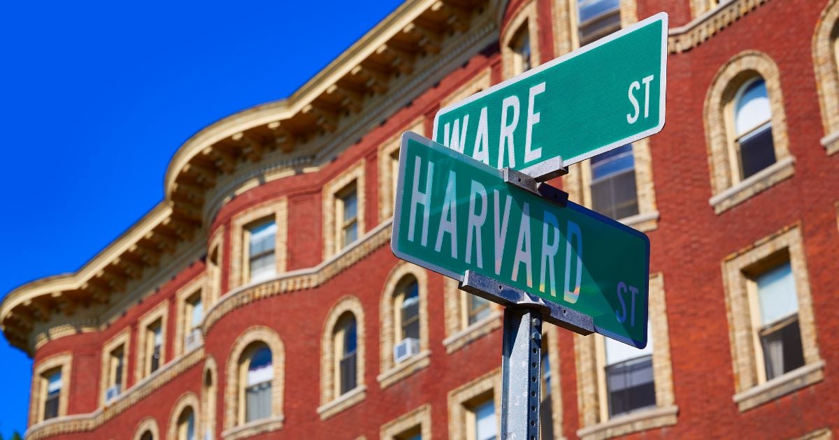 Estudiar en Harvard gratis es posible. Así lo puede hacer