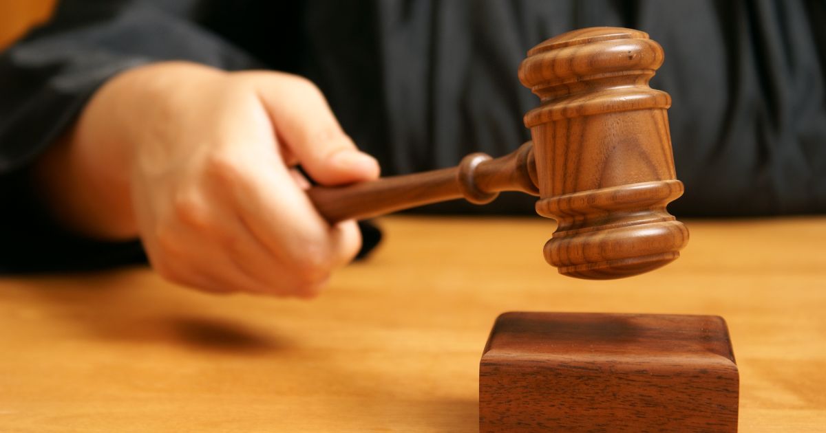 ¿Qué es eso de la 'responsabilidad de mando' que podría llevar a Uribe a la Corte Penal Internacional?