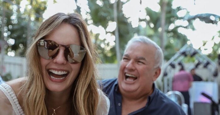 El error de Claudia Bahamón que sorprendió a más de un televidente de MasterChef - -- Las2orillas La razón por la que están atacando a Claudia Bahamón, presentadora de MasterChef