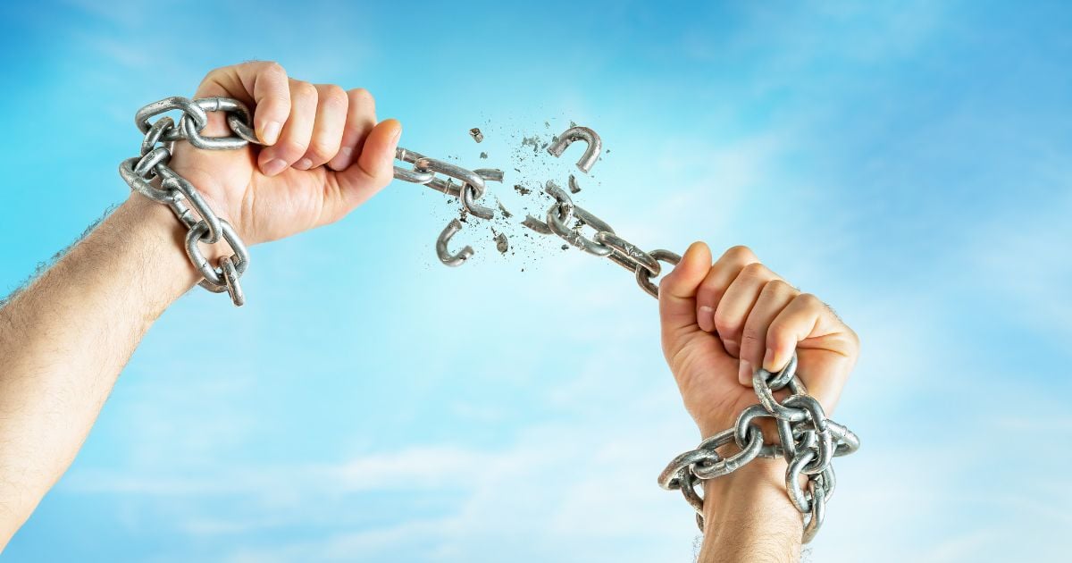 Encadenados a una falsa libertad