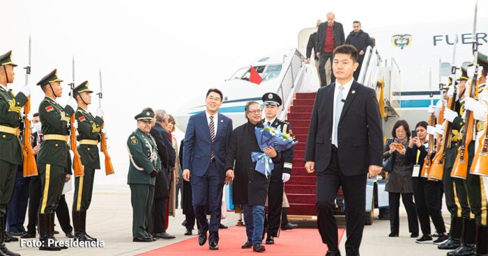  - Diez funcionarios y tres reuniones en una sola tarde: la veloz agenda de Petro en China