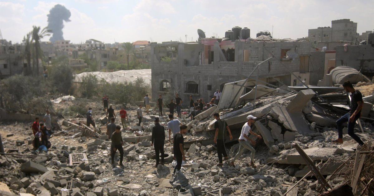 Mientras Israel prepara su ataque terrestre miles de palestinos avanzan a la frontera con Egipto