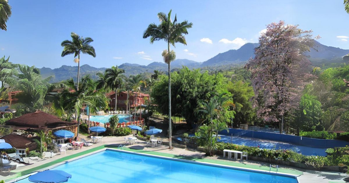 El pueblo a una hora de Bogotá donde puede ir almorzar y piscinear por menos de $50 mil