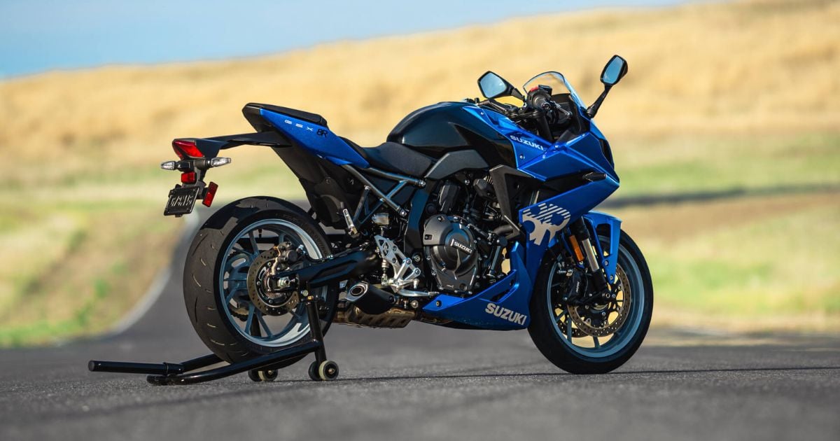 La nueva moto deportiva de Suzuki que va por los clientes de Yamaha y KTM
