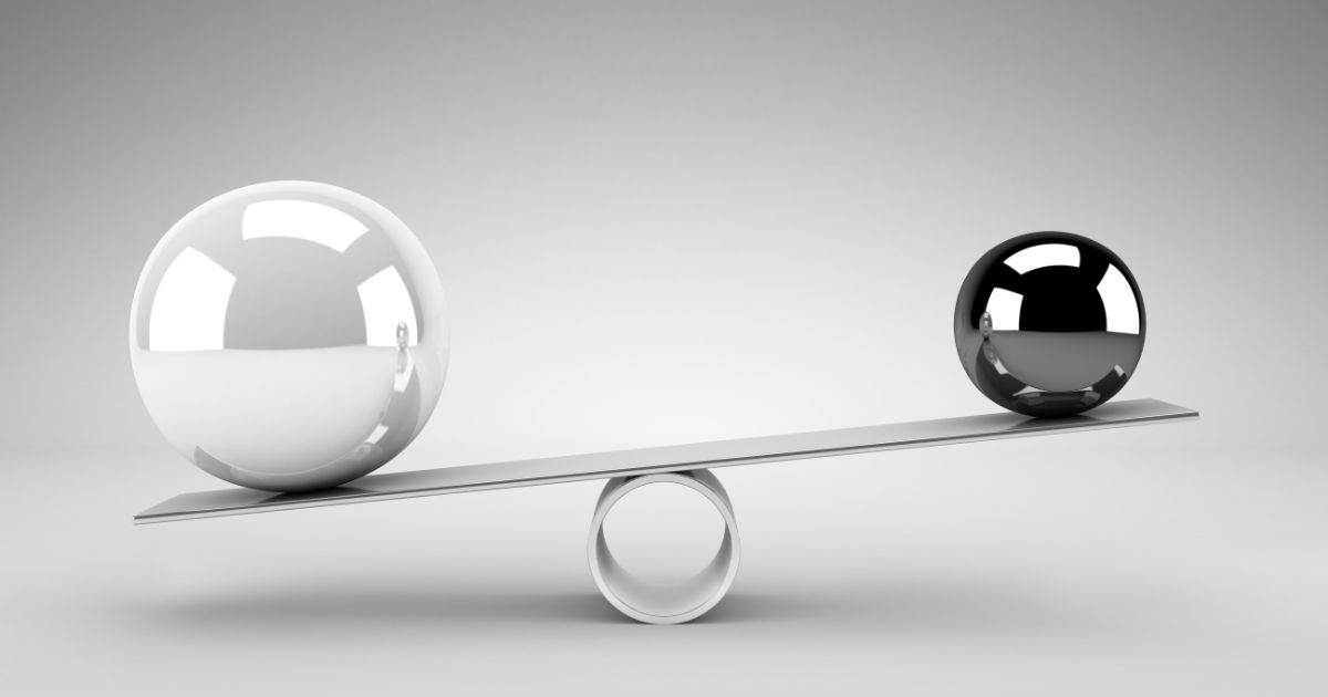 Lo que Milei y Bukele hacen (y son aplaudidos) pero cuando lo hace Petro es abucheado...