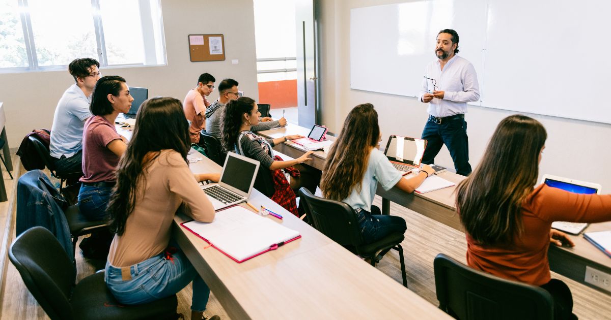 Así puede acceder a las becas del distrito para estudiar en universidades de prestigio