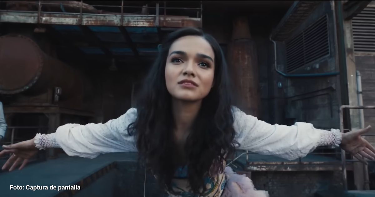 La actriz con raíces colombianas que triunfa con la nueva película de Los juegos del hambre