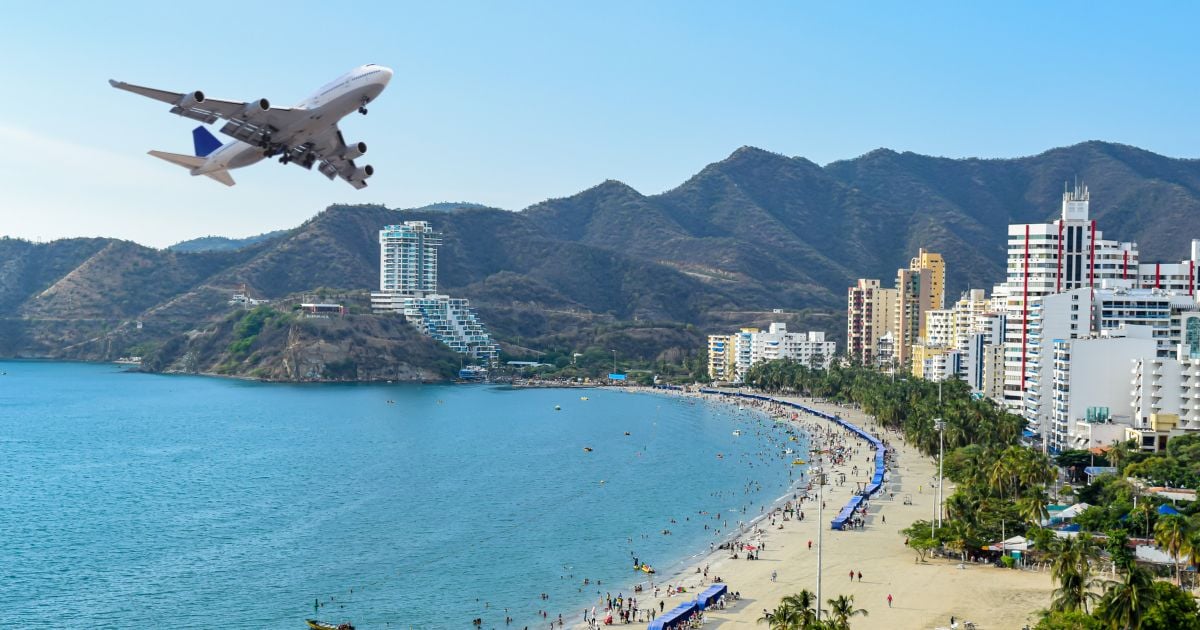 Con peajes y gasolina esto cuesta viajar por carretera hasta la Costa ¿Será más barato en avión?