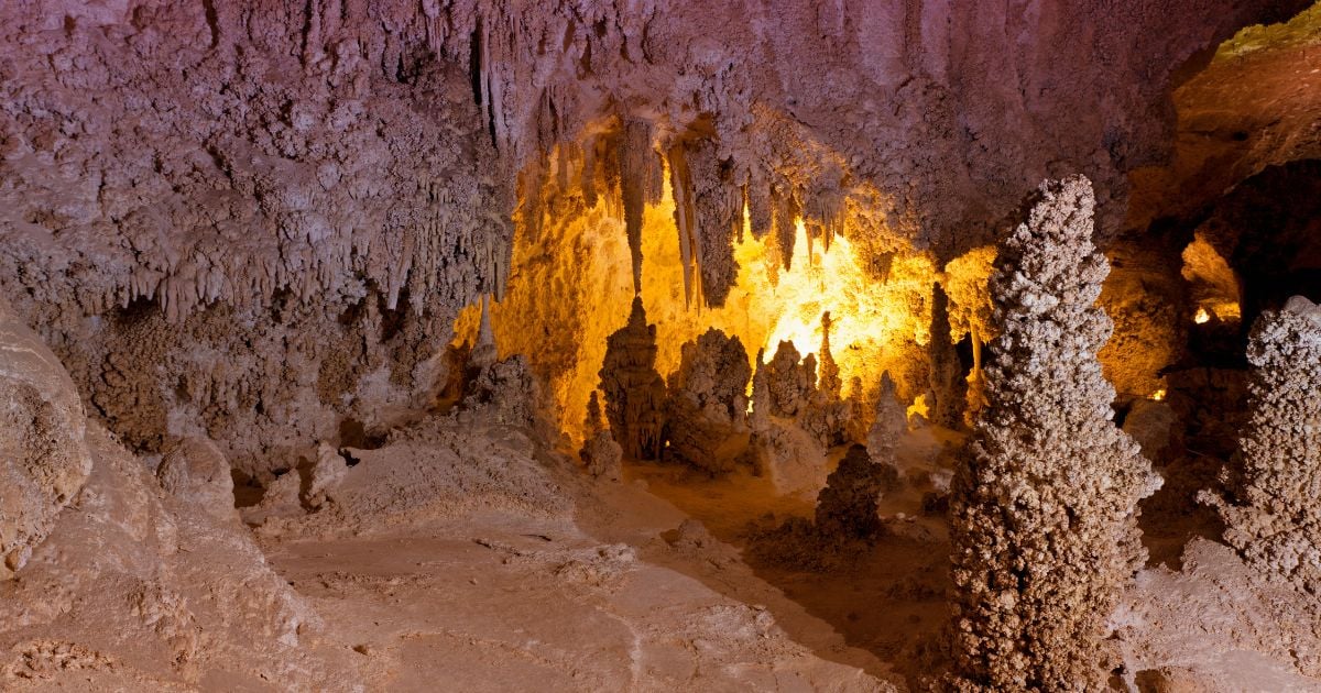 De la caverna a la realidad: una breve reflexión sobre lo que se nos presenta