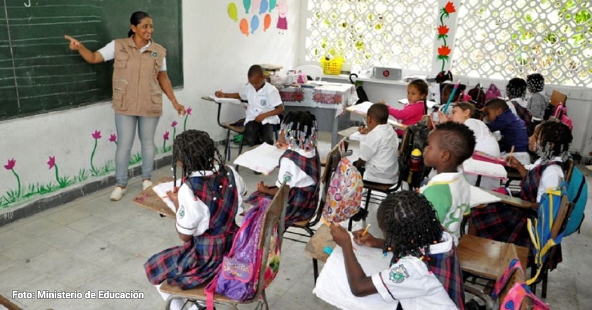 Derechos de carrera, primas y otros beneficios que tendrán los profesores del magisterio en 2024