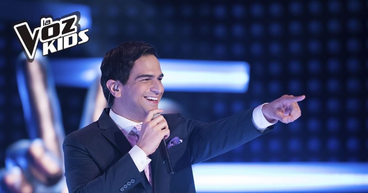 A esto se dedica hoy Alejandro Palacio, el primer  presentador de La Voz Kids