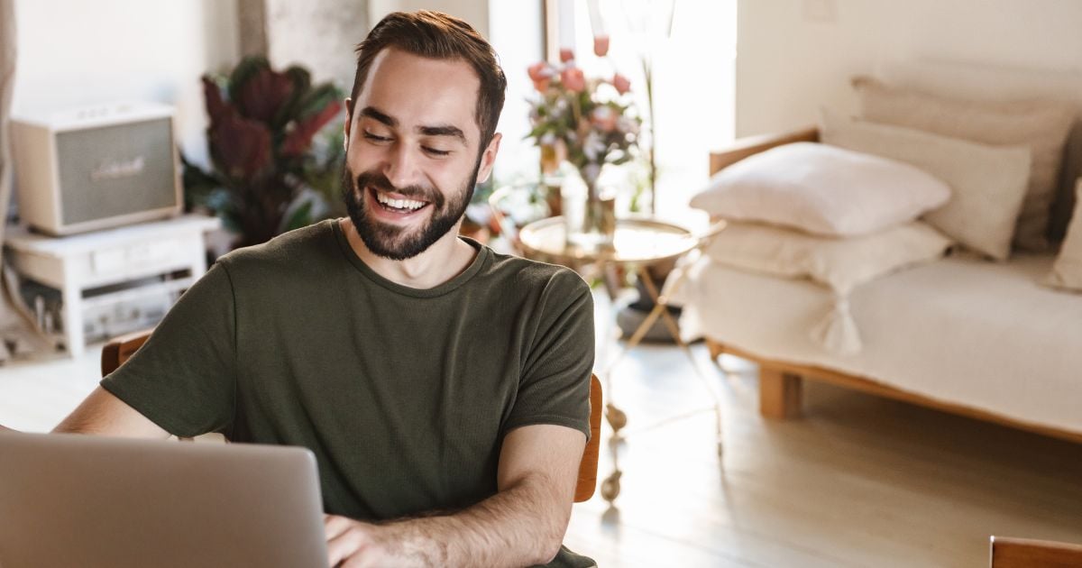 ¿Quiere ganar en dólares? Esta empresa de EE.UU está buscando colombianos para trabajar