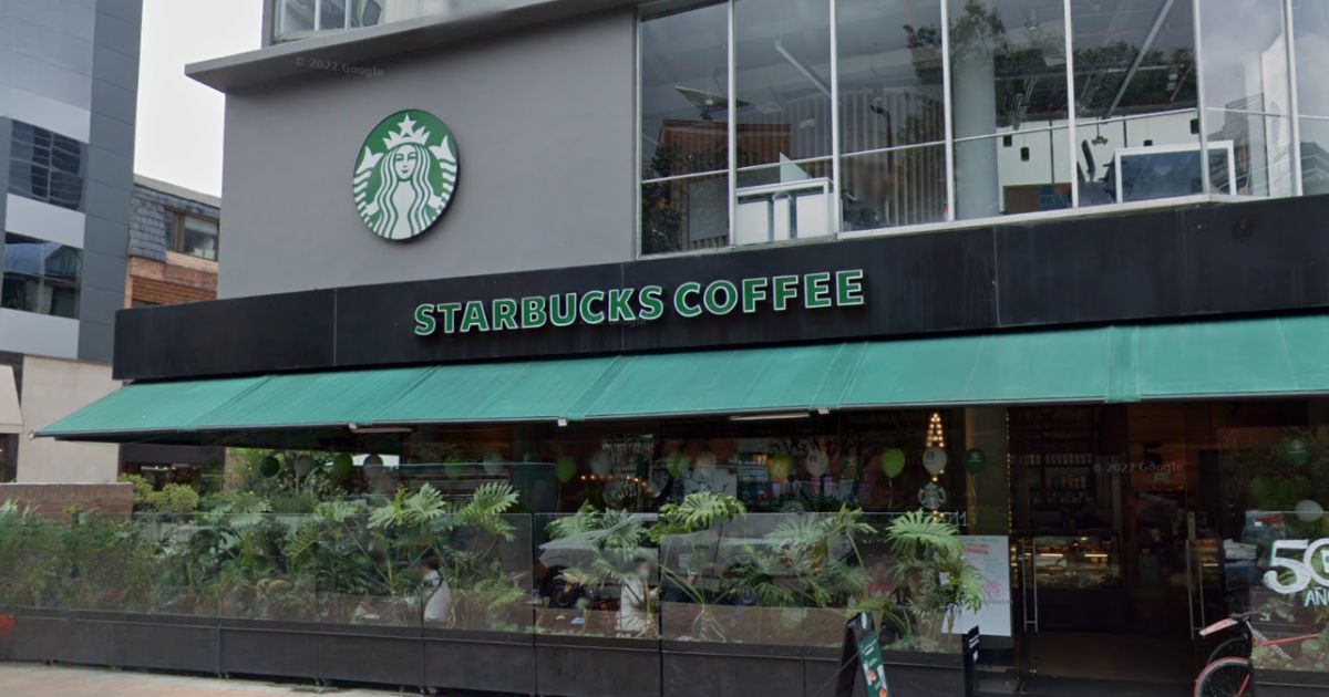 Starbucks abrió vacantes para personas que no son profesionales y tienen poca experiencia; conózcalas