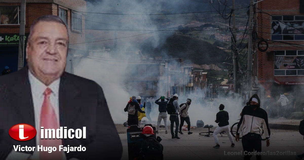 El contratista que se ha hecho millonario vendiéndole gases lacrimógenos a la policía