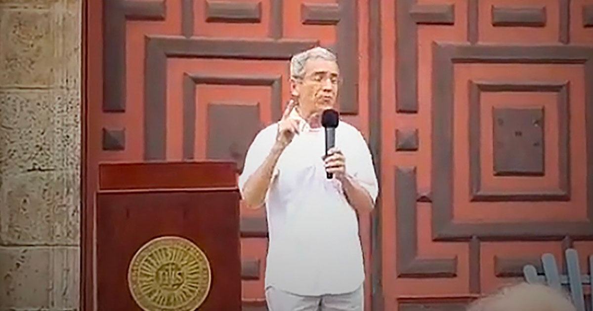 El Padre Francisco De Roux, regresa a la vida sencilla de párroco en Cartagena