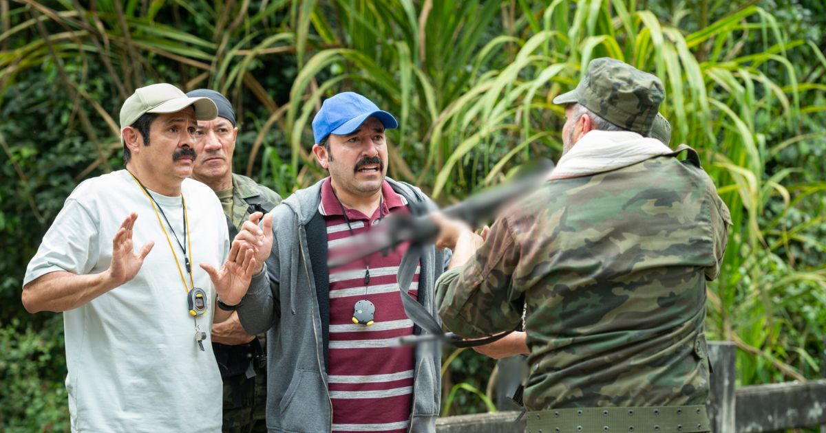 El actor de Rigo que fue amenazado por su papel en la novela; es solo un personaje