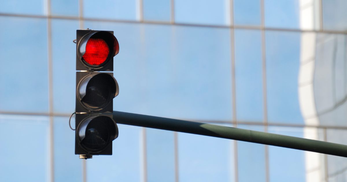Dónde están las 11 cámaras en Bogotá que lo multan por pasarse un semáforo en rojo