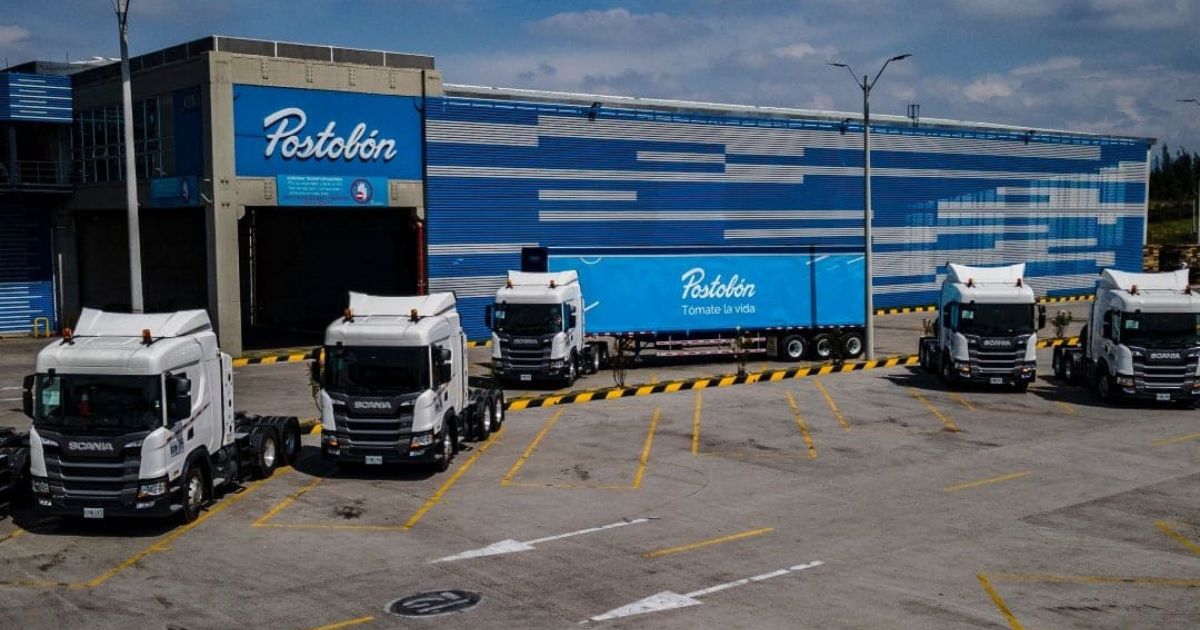 Postobón presenta la primera tractomula 100 % eléctrica que llega al país