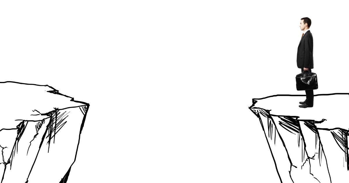 ¡Cuidado, un abismo nos amenaza!