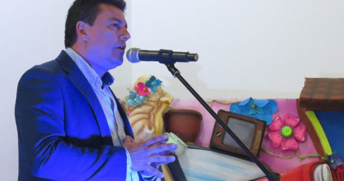 Escribo poemas para trascender el tiempo