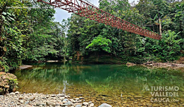 Reserva Natural San Cipriano en el Valle del Cauca