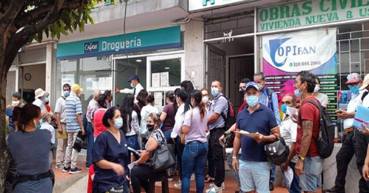 Colombianos sin medicamentos: solución al problema de la salud propuesta por Petro