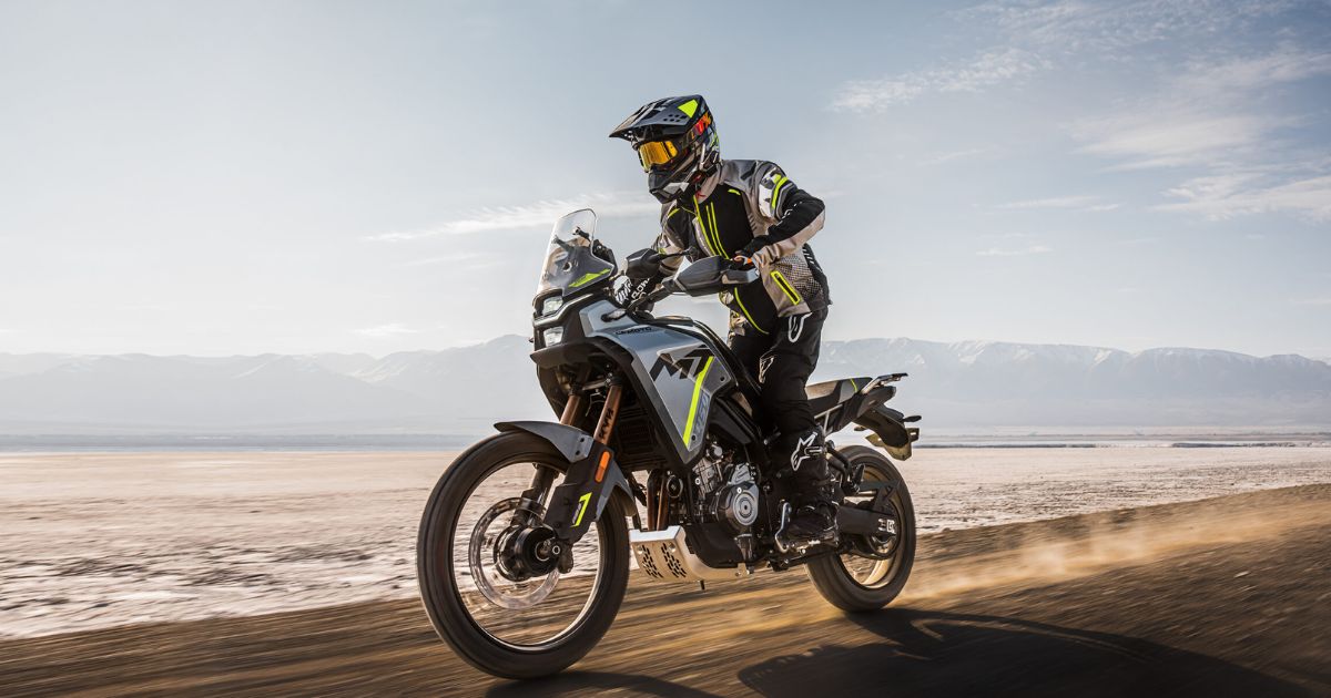 Llegó a Colombia la esperada 450MT, la moto de CFMoto perfecta para viajes largos y terrenos complicados