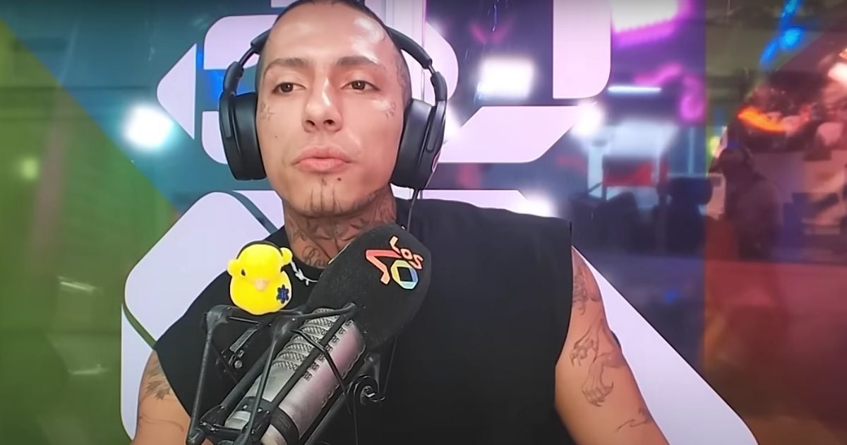 La razón por la que el mejor amigo de Karol G planea sus primeras citas en cementerios