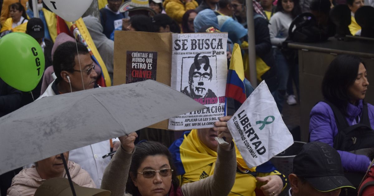 Petro partió el país en dos