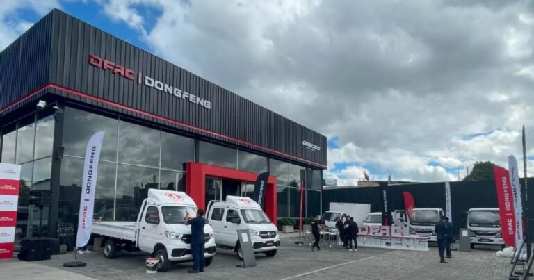 Vitrina Magma Automotive Dfac|Dongfeng - Magma Automotive abrió su primera vitrina con 10 vehículos Dfac|Dongfeng y pone a temblar su competencia