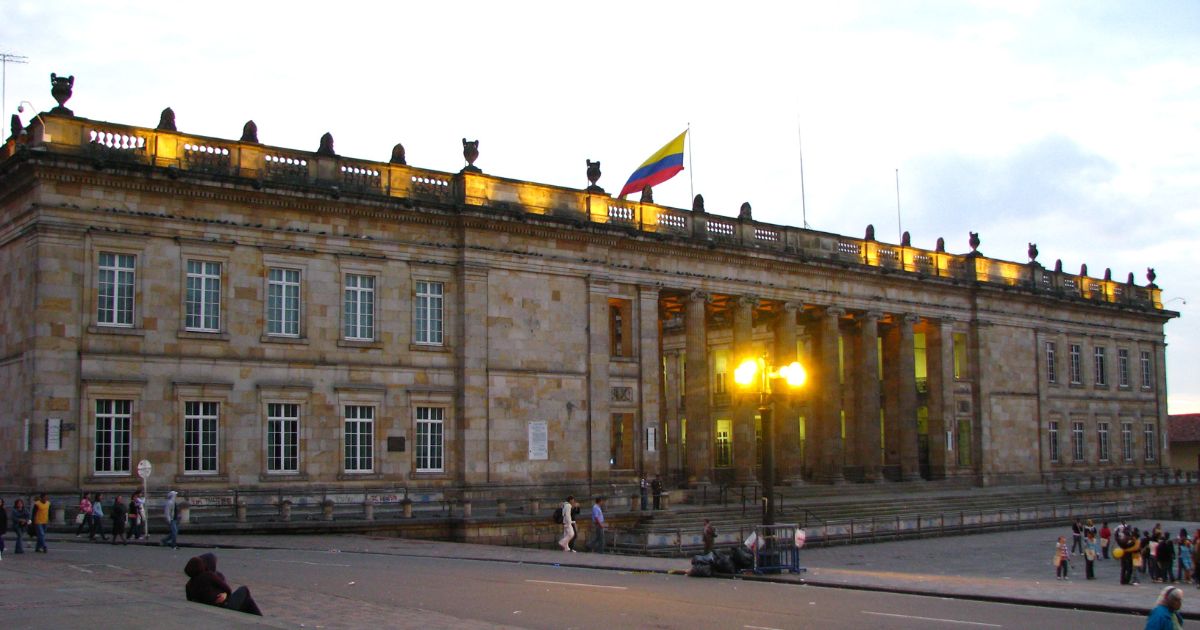 Derechos, mejores condiciones y estabilidad laboral deben ser garantizados por el Estado