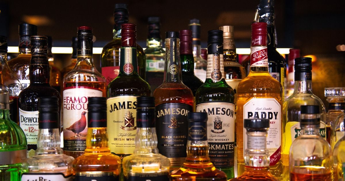 El outlet de licores en Bogotá donde todas las botellas tienen descuento y son originales