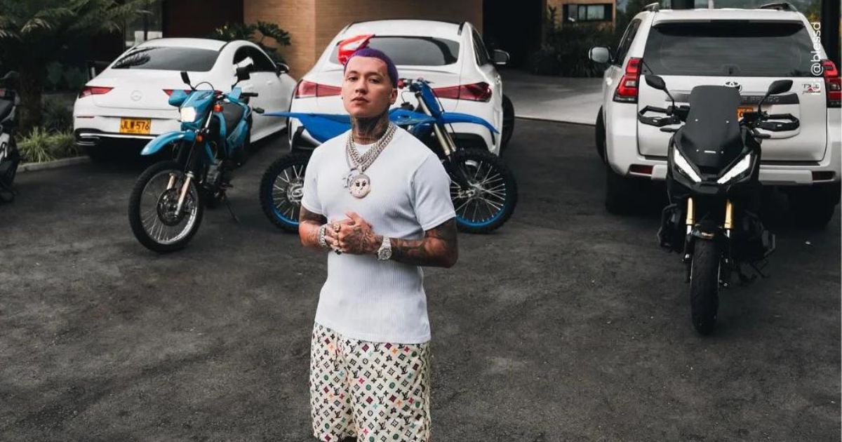 Este es el platal que cuesta la camioneta de Blessd, una Mercedes bastante lujosa