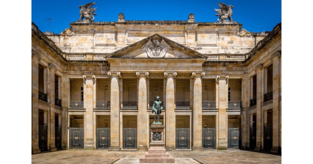 Los senadores que le roban oportunidades al pueblo y lo celebran como una victoria