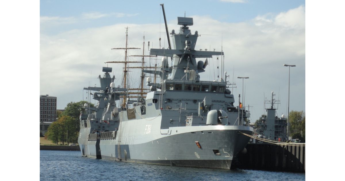 Ante el operativo naval norteamericano 'Mares del Sur'