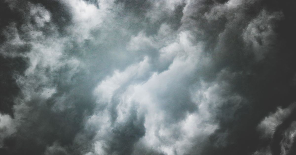 Los nubarrones de Petro (y queda la mitad del camino...)