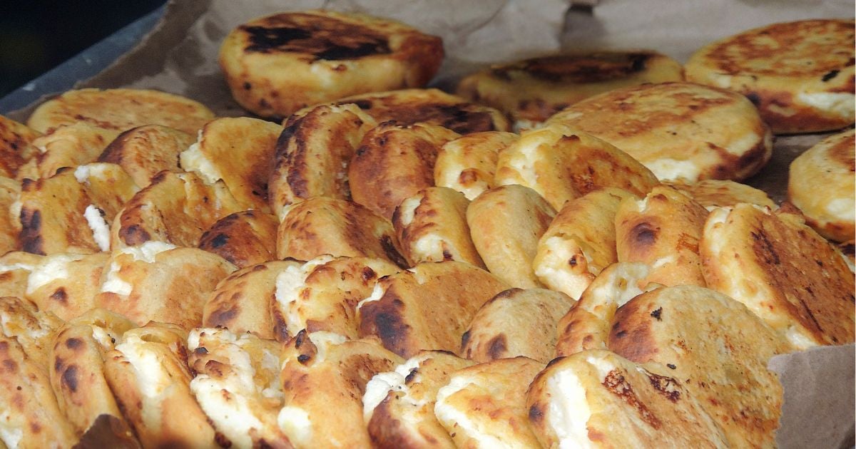 Dónde comer las mejores arepas boyacenses de Bogotá según la IA; son baratas